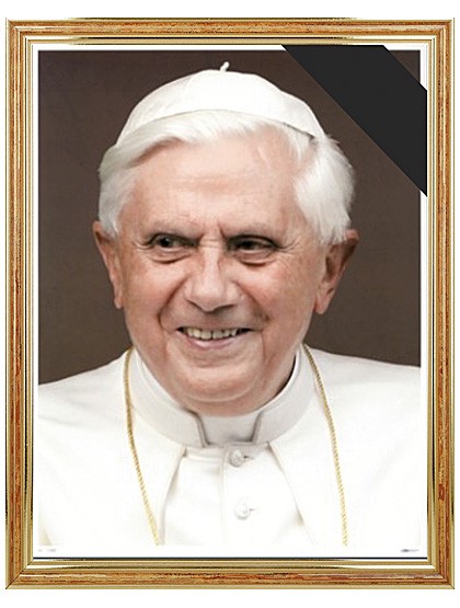 Papst Benedikt XVI. – Bild mit Trauerflor