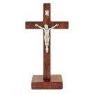 Kreuz aus dunklem Erlenholz